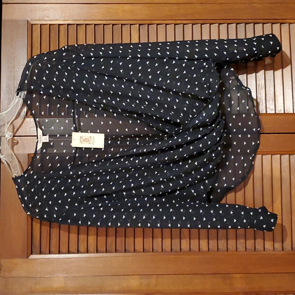 NWT Decree wrapper blouse